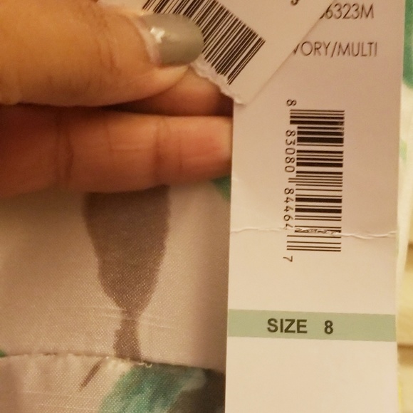 Dress - Picture 3 of 4